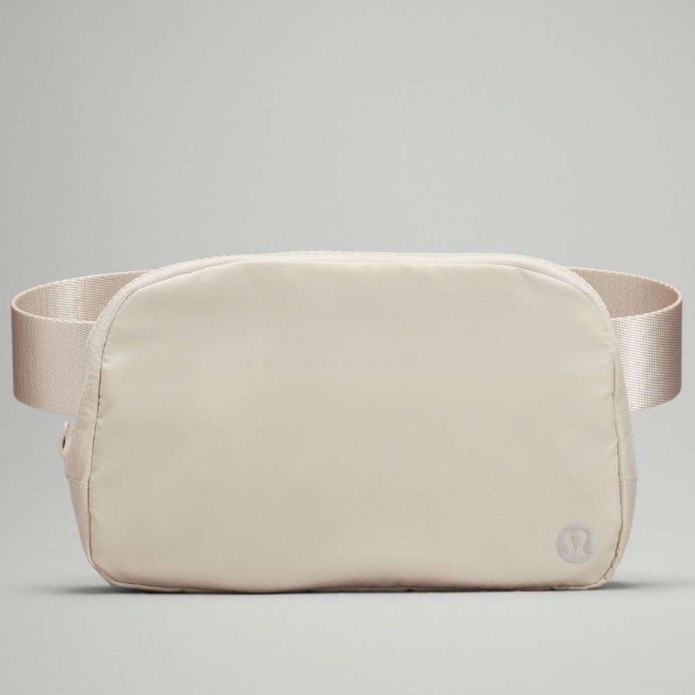 Lululemon belt bag in white opal 1L